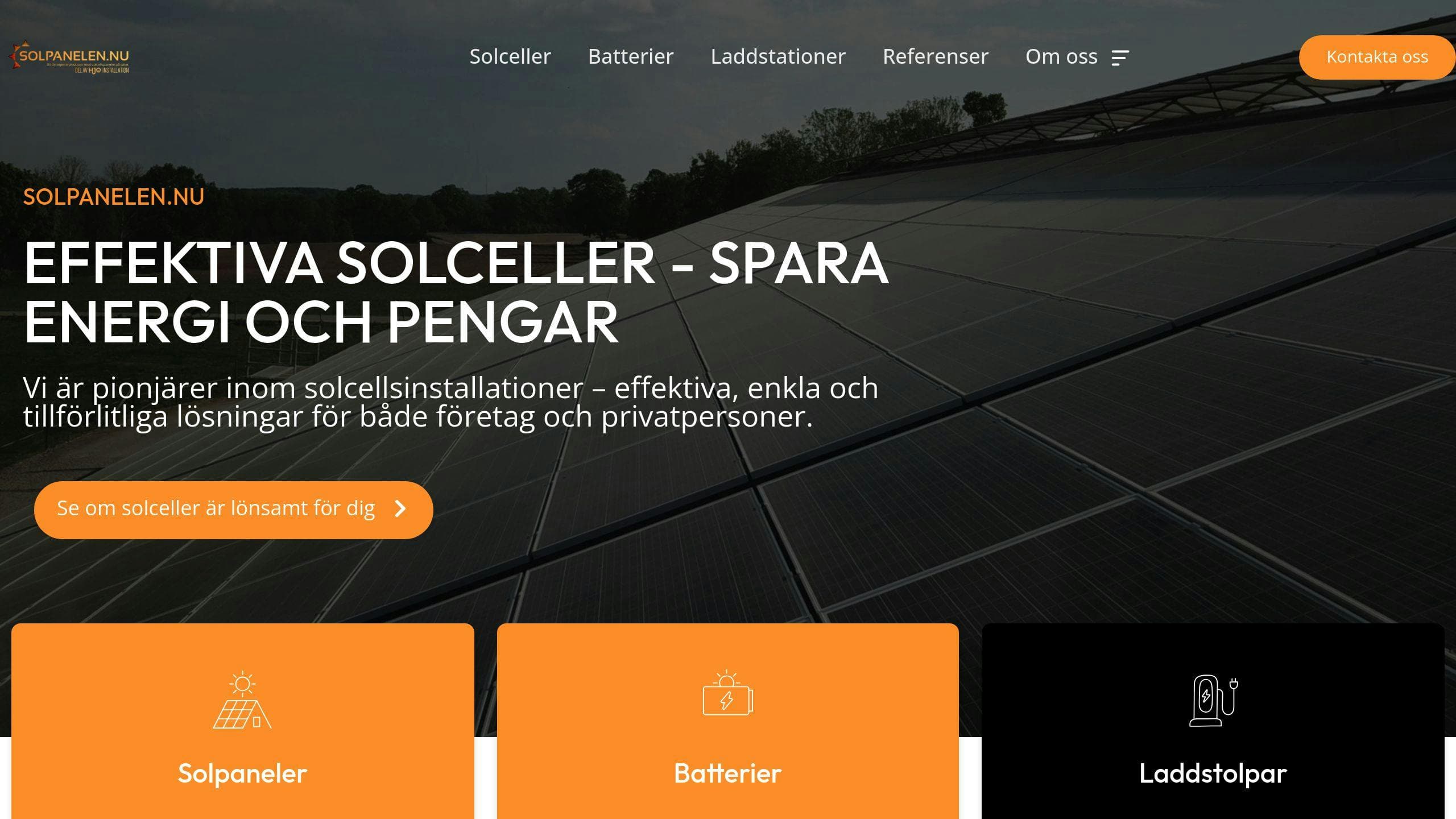 En hemsida för solenergiföretagets hemsida med navigeringslänkar för solpaneler, batterier och laddstationer, med en kampanjknapp för uppmaning.